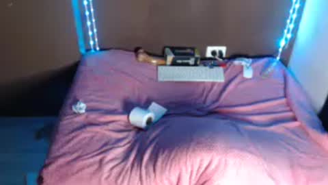 doeschi_fox online show from August 5, 6:33 am