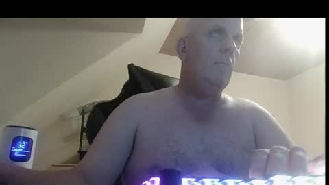 doggy2629 online show from August 14, 6:00 pm