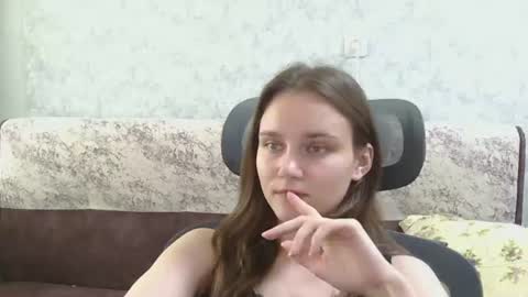 dolcezza_ online show from July 28, 11:49 am