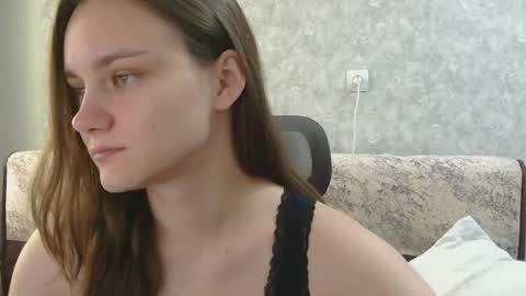 dolcezza_ online show from August 13, 11:46 am
