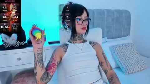 doll  bella online show from August 4, 4:48 pm