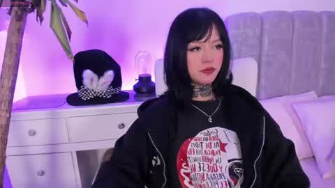 doll  bella online show from August 5, 1:42 pm