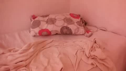 doll_dollys_ online show from July 28, 7:53 pm