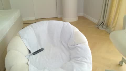 Lexi online show from July 31, 11:27 am