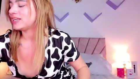 DollFaceInk online show from August 7, 12:32 am