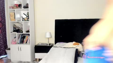 HONEY online show from August 12, 6:10 pm