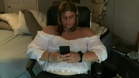 dollwithdepth online show from July 4, 3:53 am