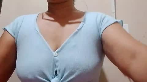 dolly926661 online show from August 12, 8:33 pm
