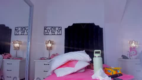 dolly_kitter online show from August 9, 7:15 pm