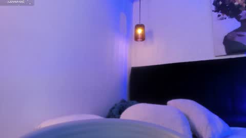 Call me Zoe  online show from August 13, 3:31 am