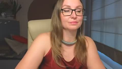DOM MUMMY online show from July 25, 4:00 pm