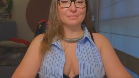 DOM MUMMY online show from August 8, 5:29 am