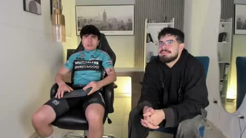 domboy  online show from August 31, 3:51 am