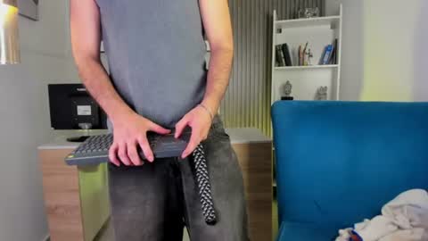 domboy  online show from September 7, 9:43 pm