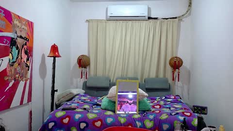jjhoy online show from April 4, 7:59 am