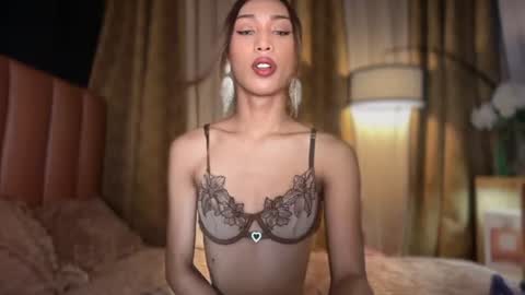 ruth  xander  drew online show from August 10, 8:49 am