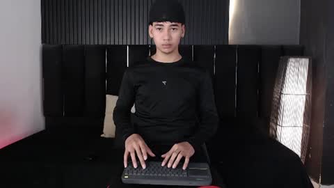 Dominic online show from August 4, 9:12 pm