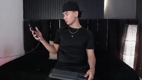 Dominic online show from August 7, 8:31 pm