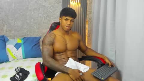 dominic_sg online show from July 29, 4:08 am