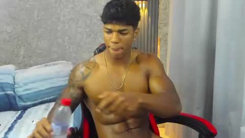 dominic_sg online show from August 12, 4:37 am