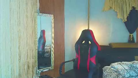 dominic_smith_ online show from June 21, 3:40 am