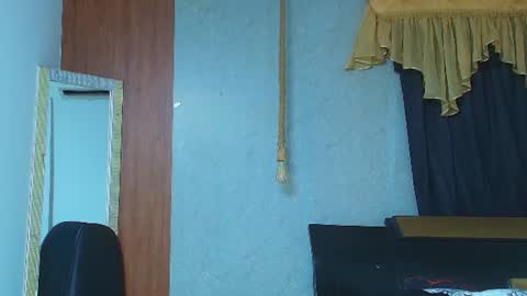 dominic_smith_ online show from August 13, 3:42 am
