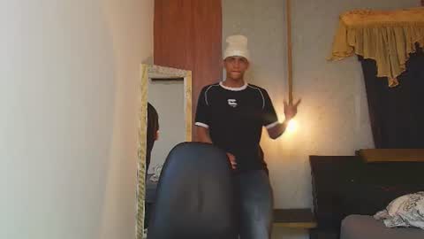 dominic_smith_ online show from August 15, 2:59 am