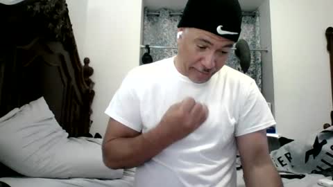 luis online show from August 1, 1:44 am