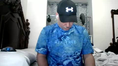 luis online show from August 2, 9:00 pm