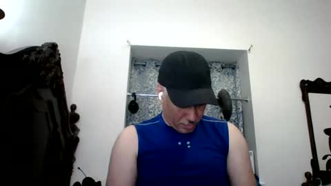 luis online show from August 10, 10:33 pm