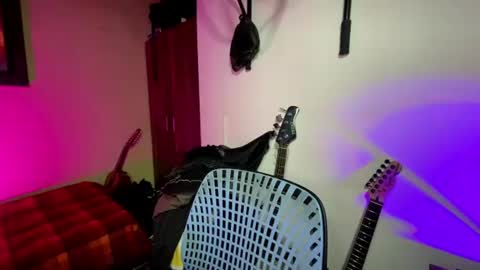 Dominick Wildd online show from August 4, 4:53 am
