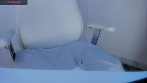 Dominique online show from July 1, 4:46 am