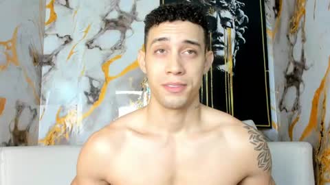 dominyck_ online show from August 14, 5:44 am