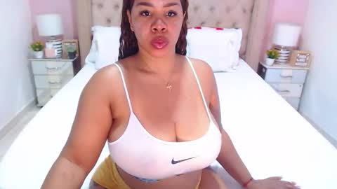 Donna online show from May 17, 11:06 pm