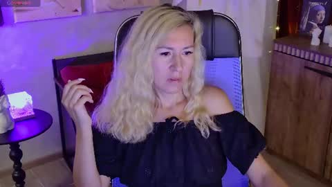 Donna online show from August 12, 3:53 am