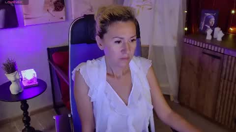 Donna online show from August 13, 3:53 am