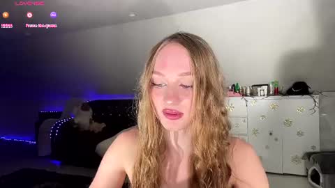 Anika online show from August 5, 1:03 am