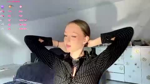Anika online show from August 16, 7:34 am