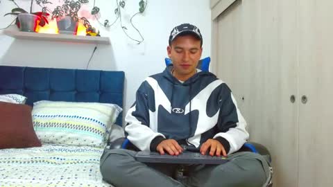 dorian_h online show from April 26, 11:45 pm