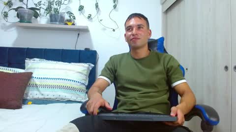 dorian_h online show from May 11, 12:35 am