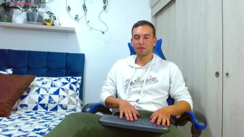 dorian_h online show from June 3, 11:08 pm