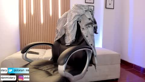 dorian_mystery online show from August 9, 11:00 am