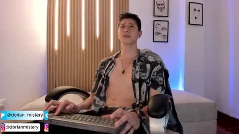 dorian_mystery online show from August 9, 4:30 pm