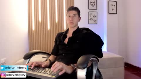 dorian_mystery online show from August 11, 12:12 am