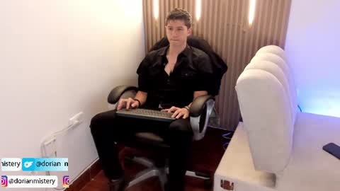 dorian_mystery online show from August 11, 3:30 am