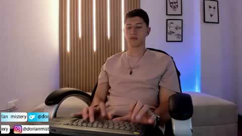 dorian_mystery online show from August 12, 1:41 am
