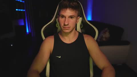 Dorian Reyes online show from August 3, 11:45 pm