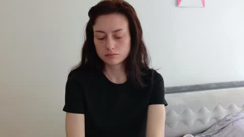 dormineaa online show from August 1, 5:57 am