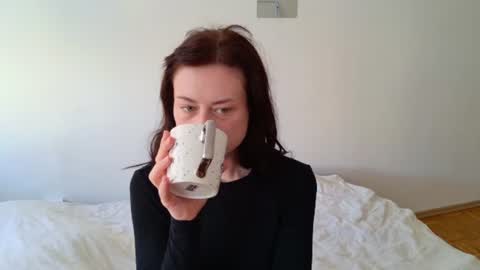 dormineaa online show from August 16, 5:22 am
