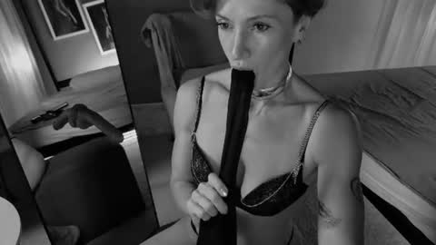 Dorothy Meyer online show from August 5, 7:50 am